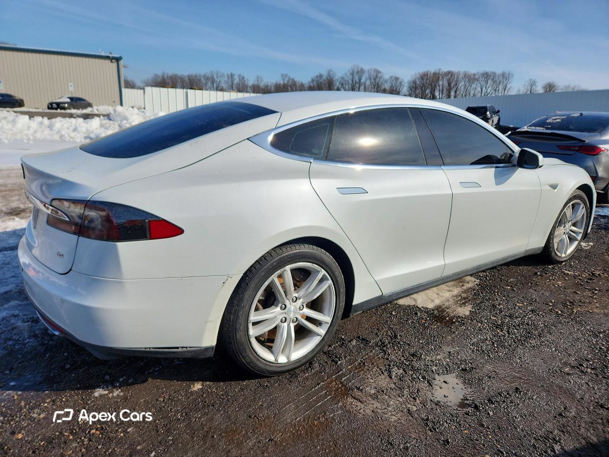 Tesla Model S 2014