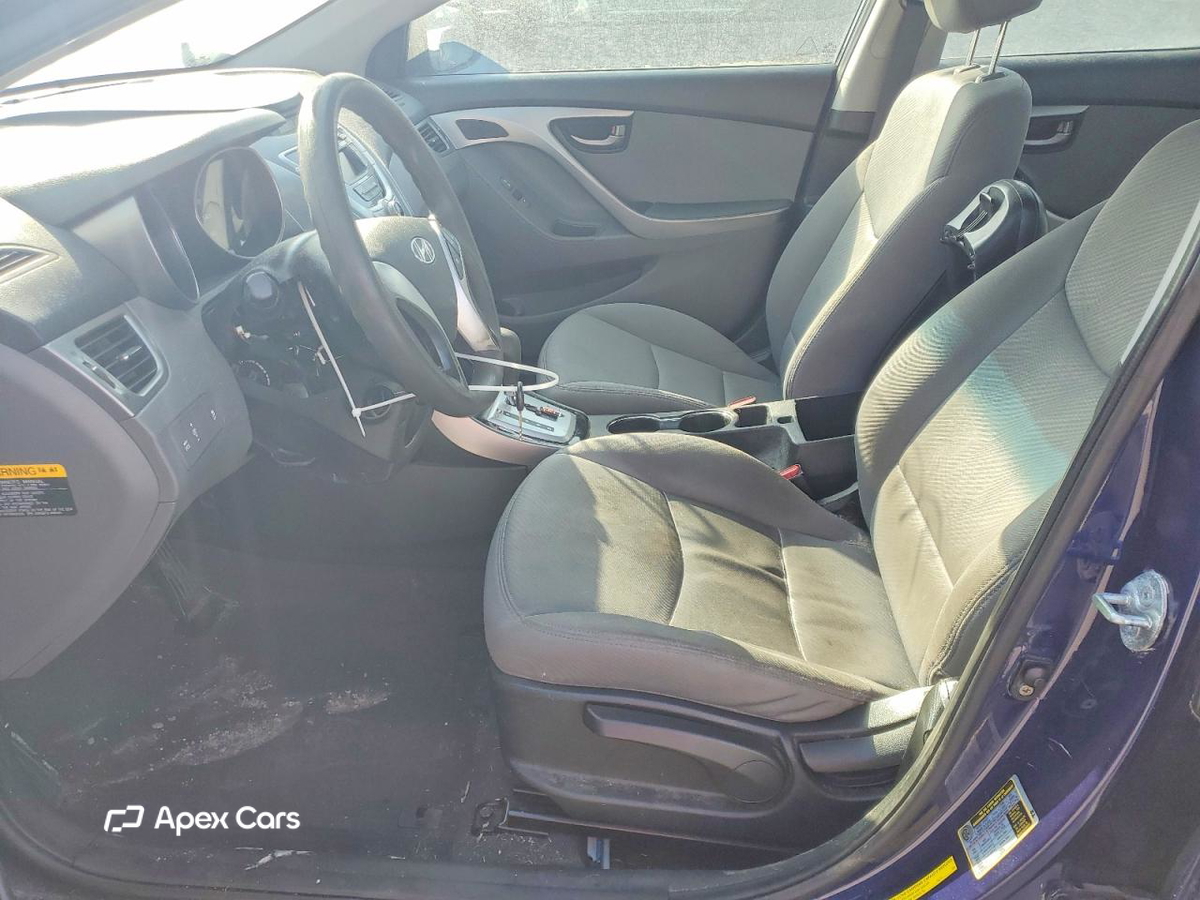 Hyundai Elantra 2012
