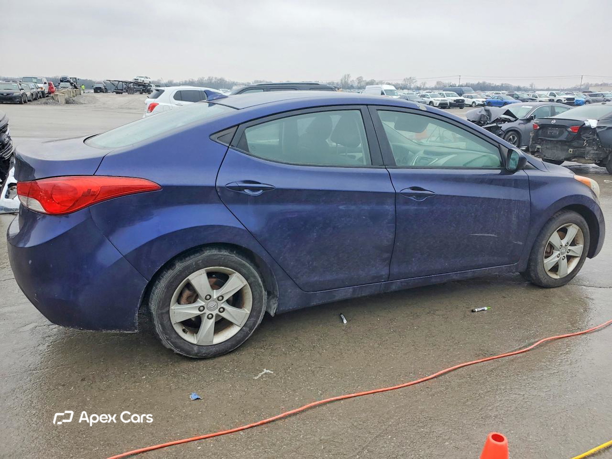 Hyundai Elantra 2012