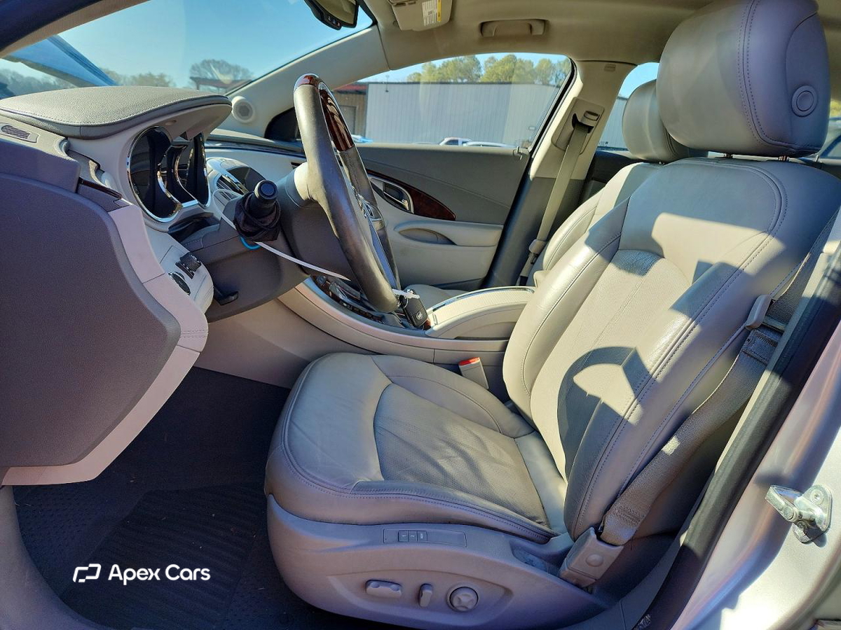 Buick LaCrosse 2011