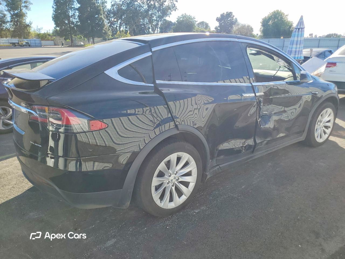 Tesla Model X 2020