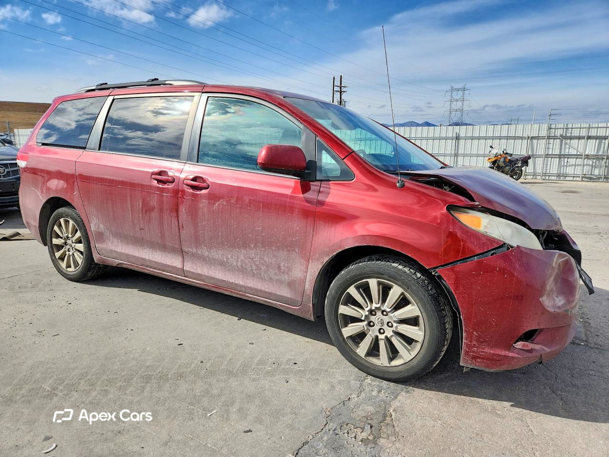 Toyota Sienna 2011