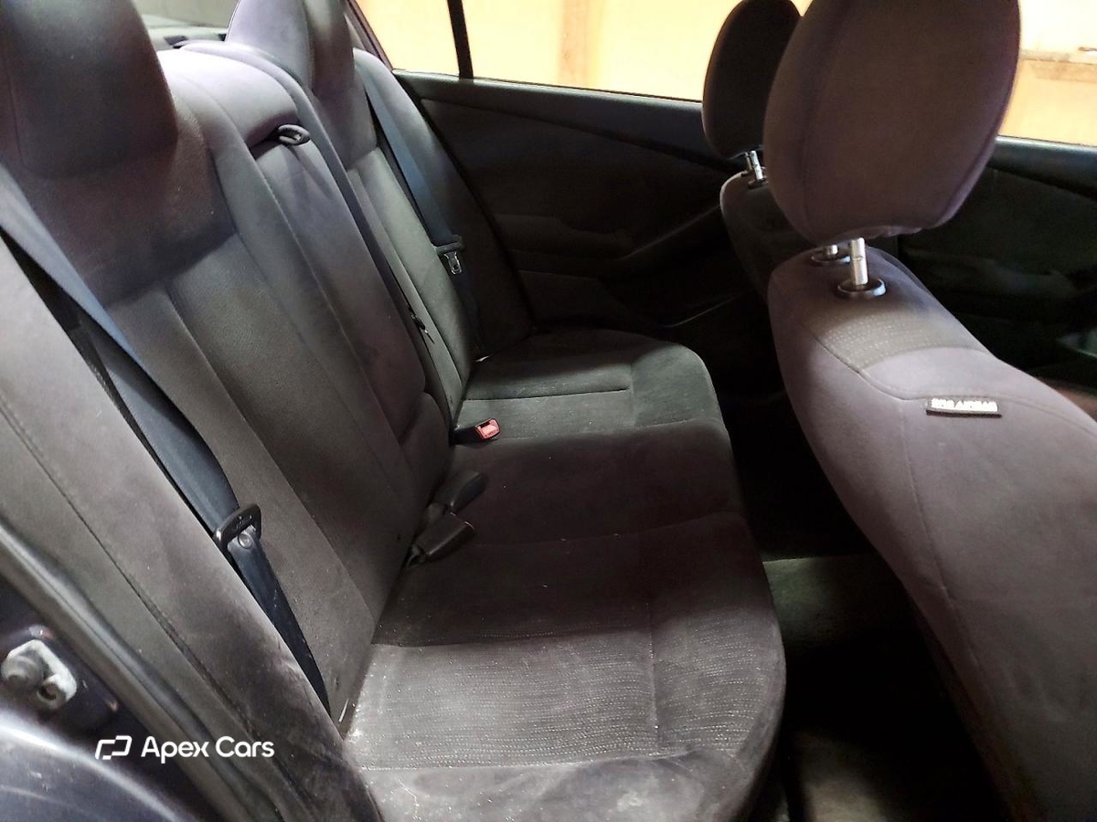 Nissan Altima 2011