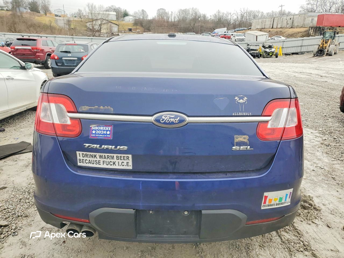 Ford Taurus 2011