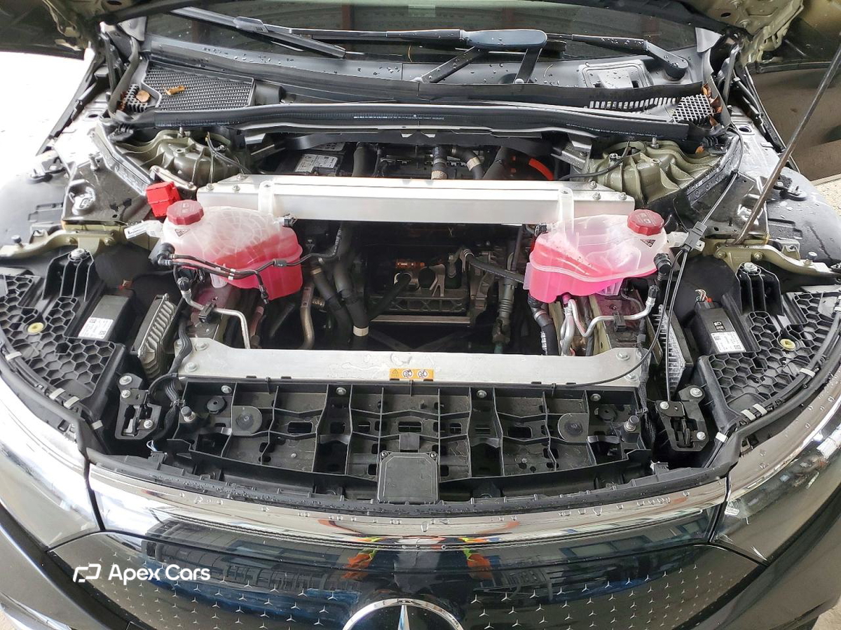 Mercedes-Benz  2022