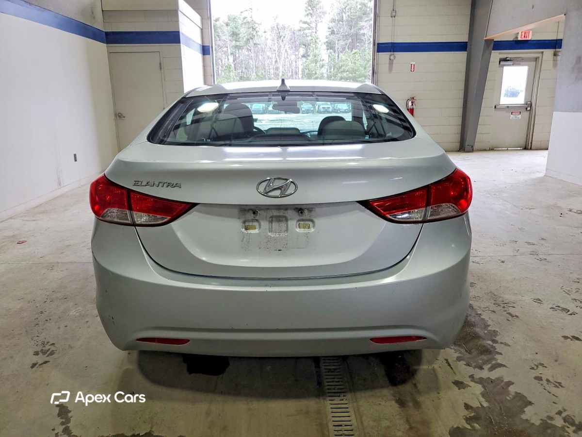Hyundai Elantra 2013