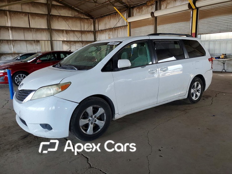 Toyota Sienna 2012 - Image 1 of 13