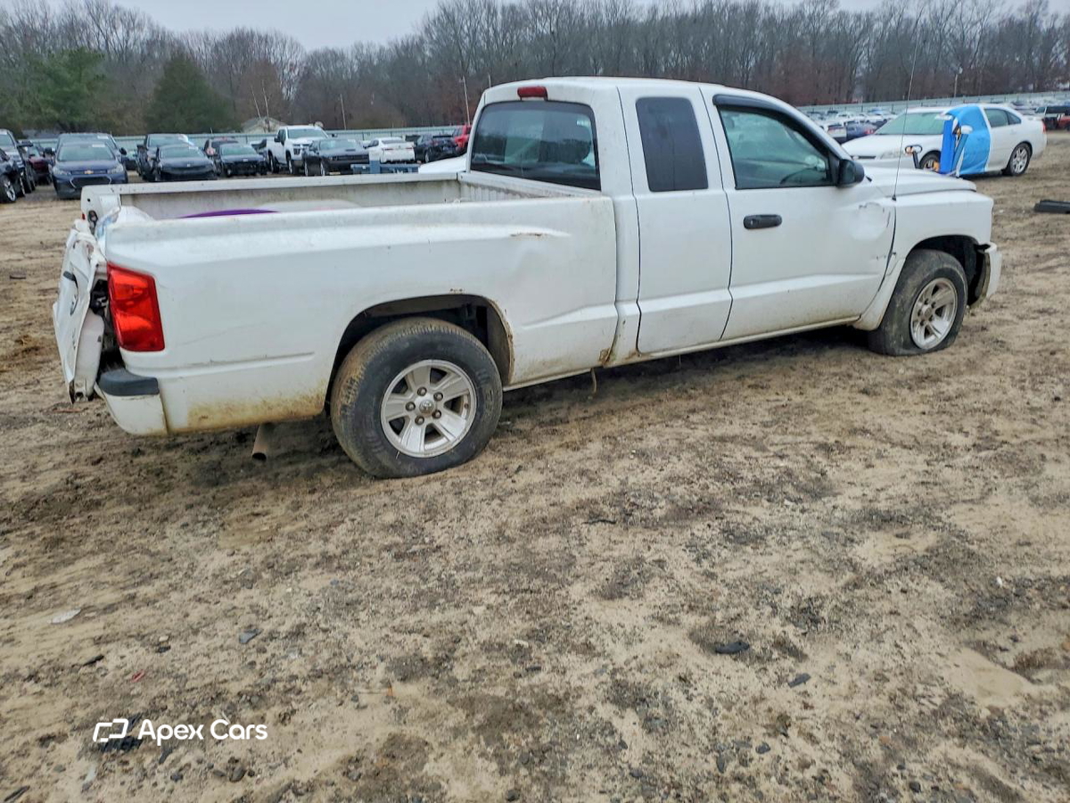 Dodge Dakota 2011