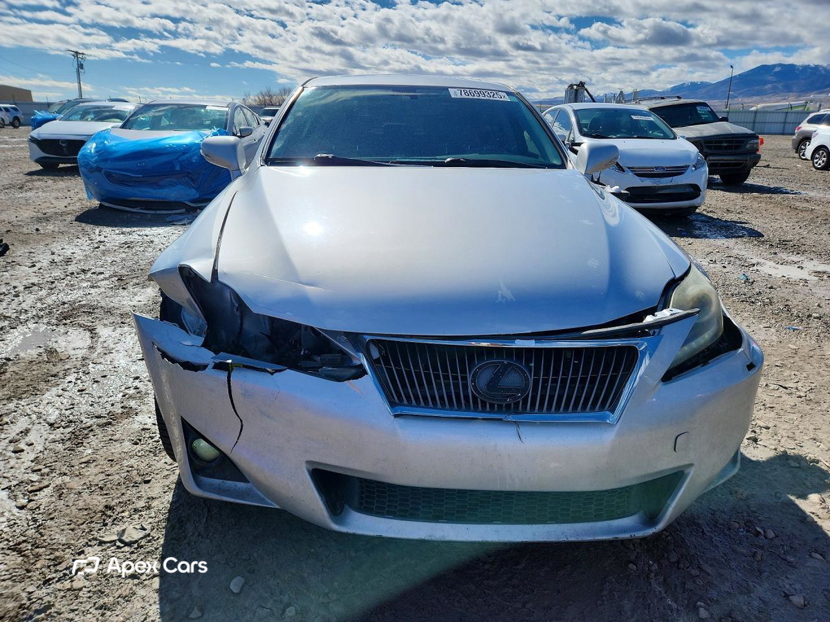 Lexus IS 2011