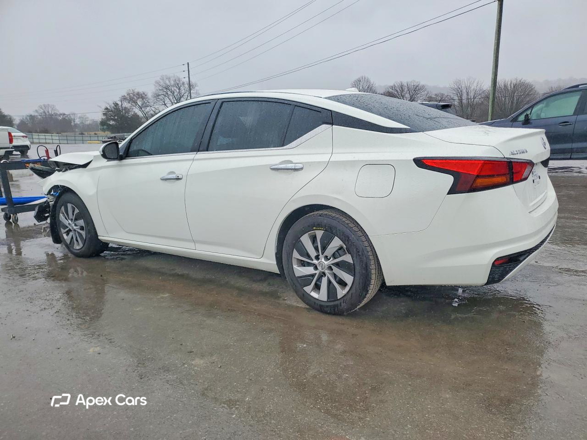 Nissan Altima 2020
