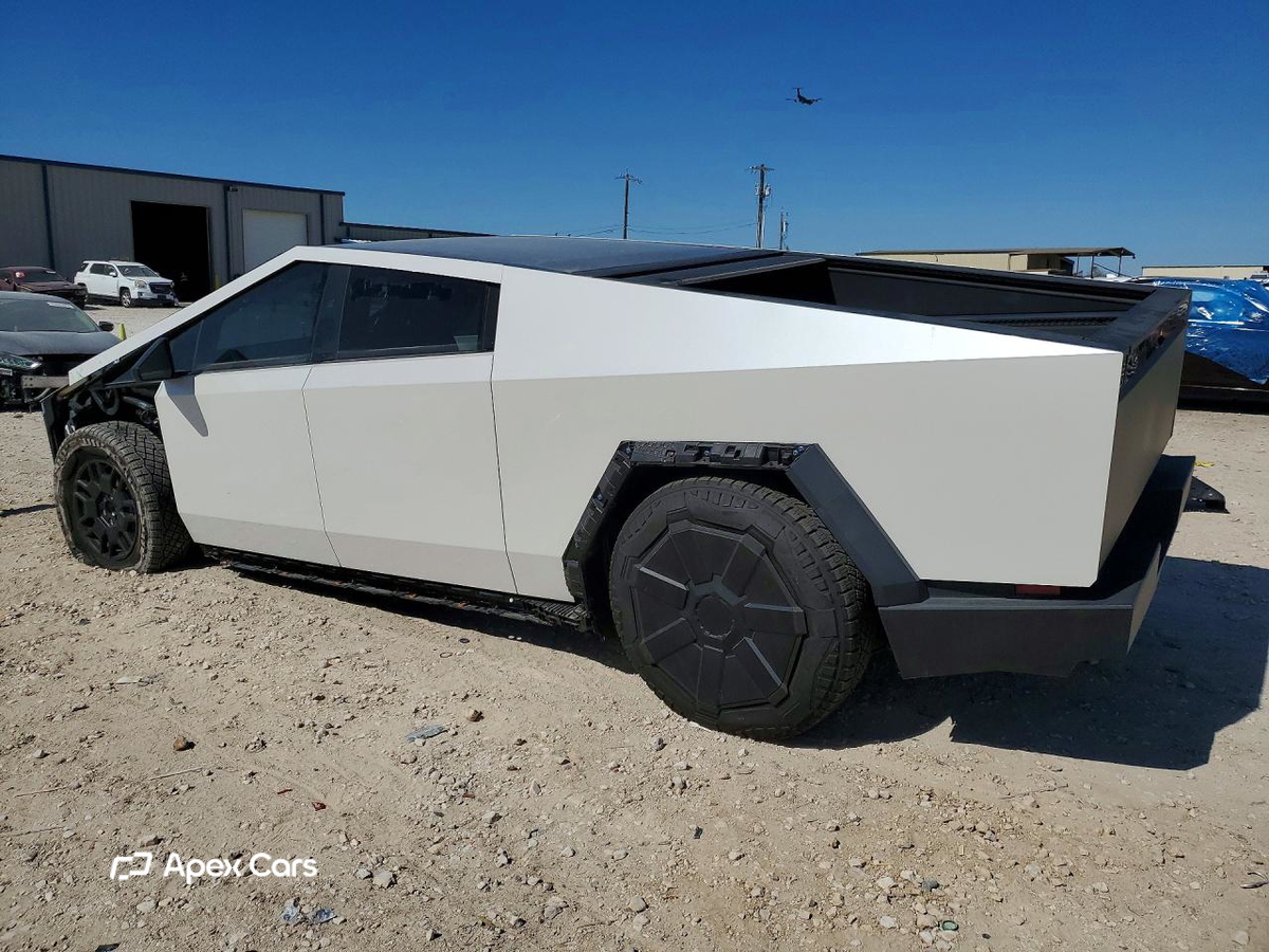 Tesla Cybertruck 2025