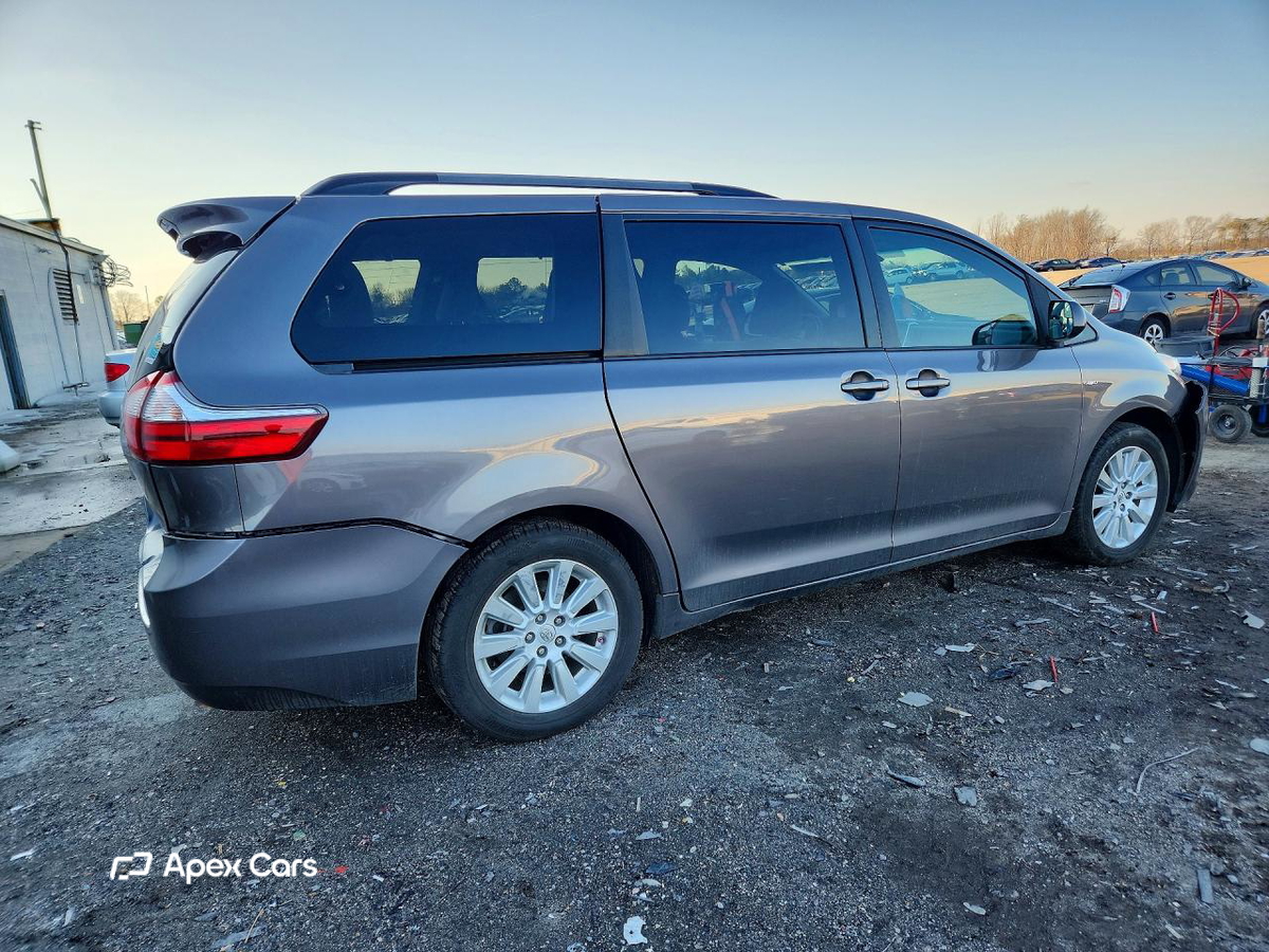 Toyota Sienna 2016