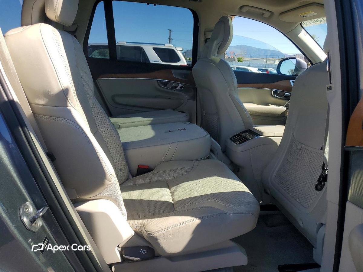 Volvo XC90 2016