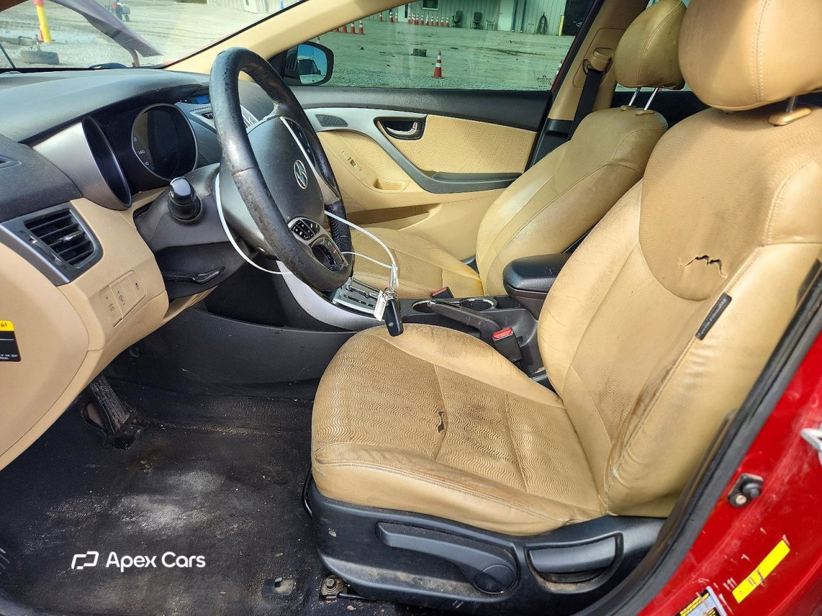 Hyundai Elantra 2012