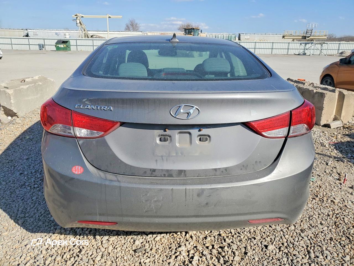 Hyundai Elantra 2013