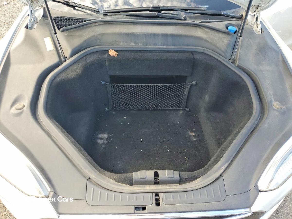 Tesla Model S 2014