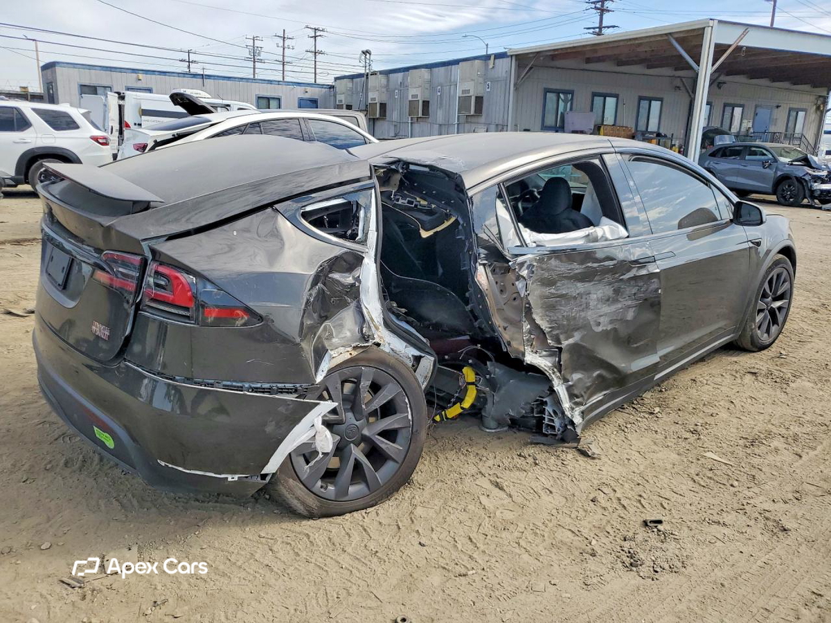 Tesla Model X 2022