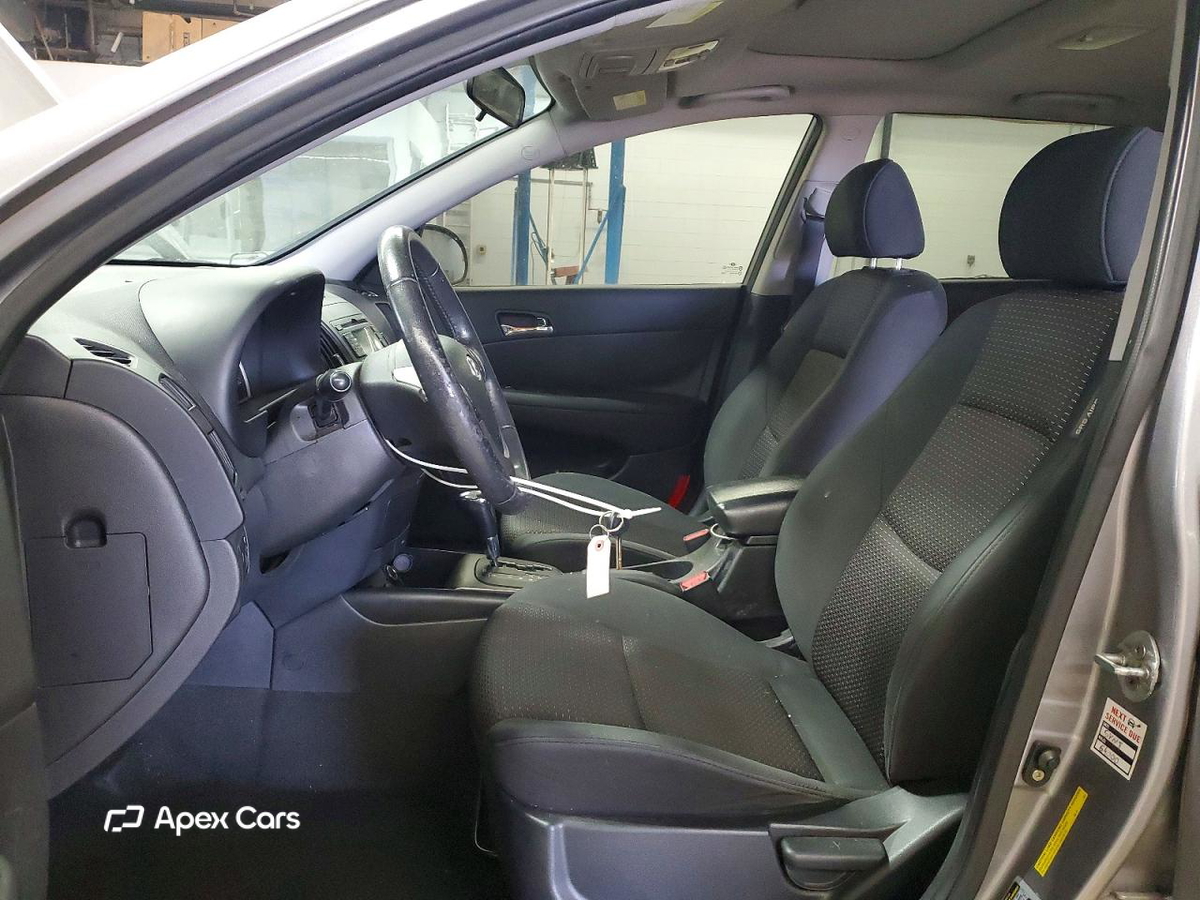 Hyundai Elantra 2012