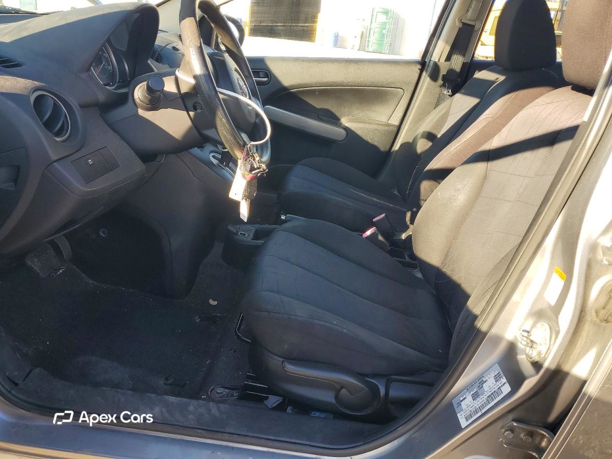 Mazda 2 2011