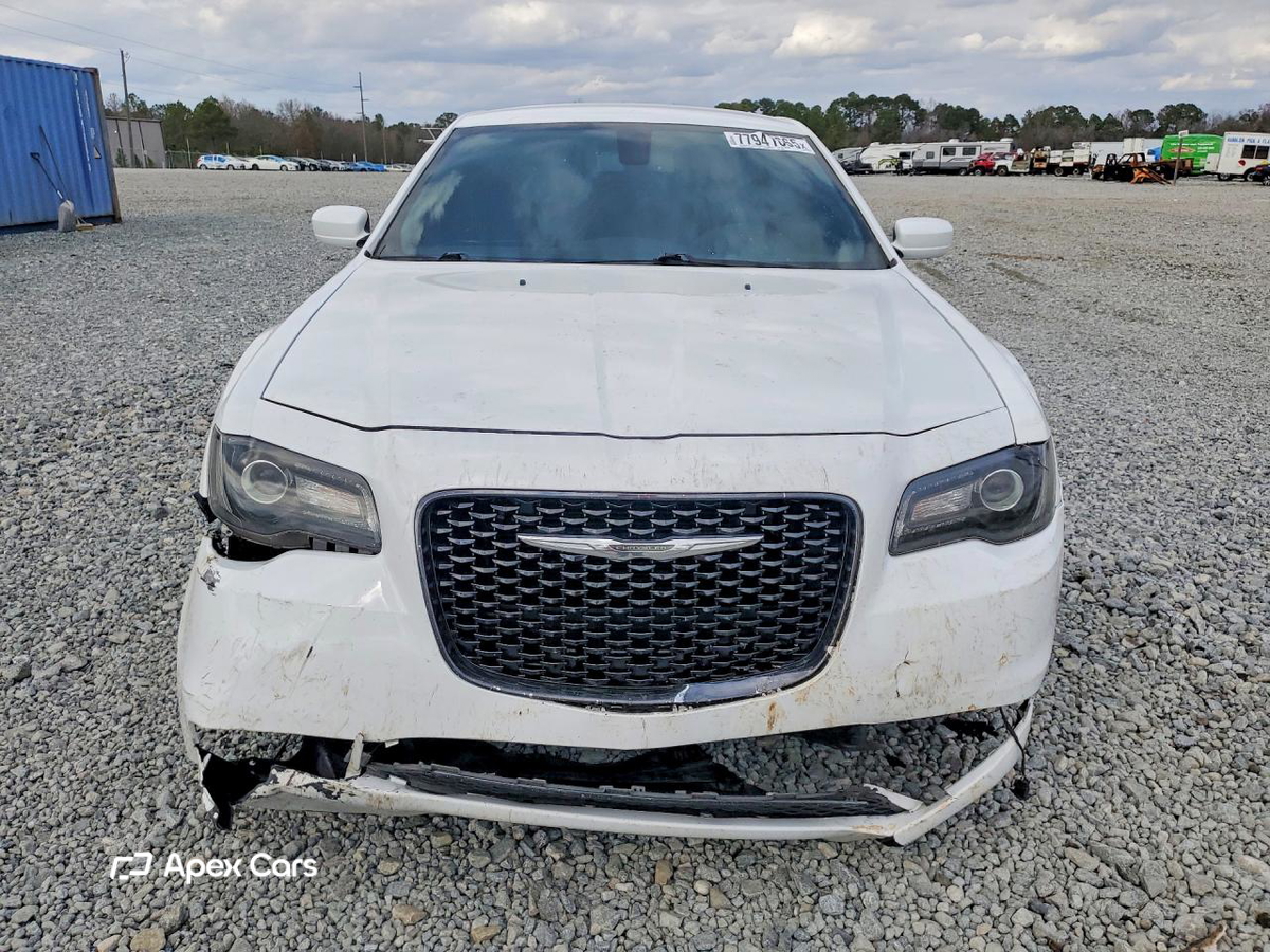 Chrysler 300 2019