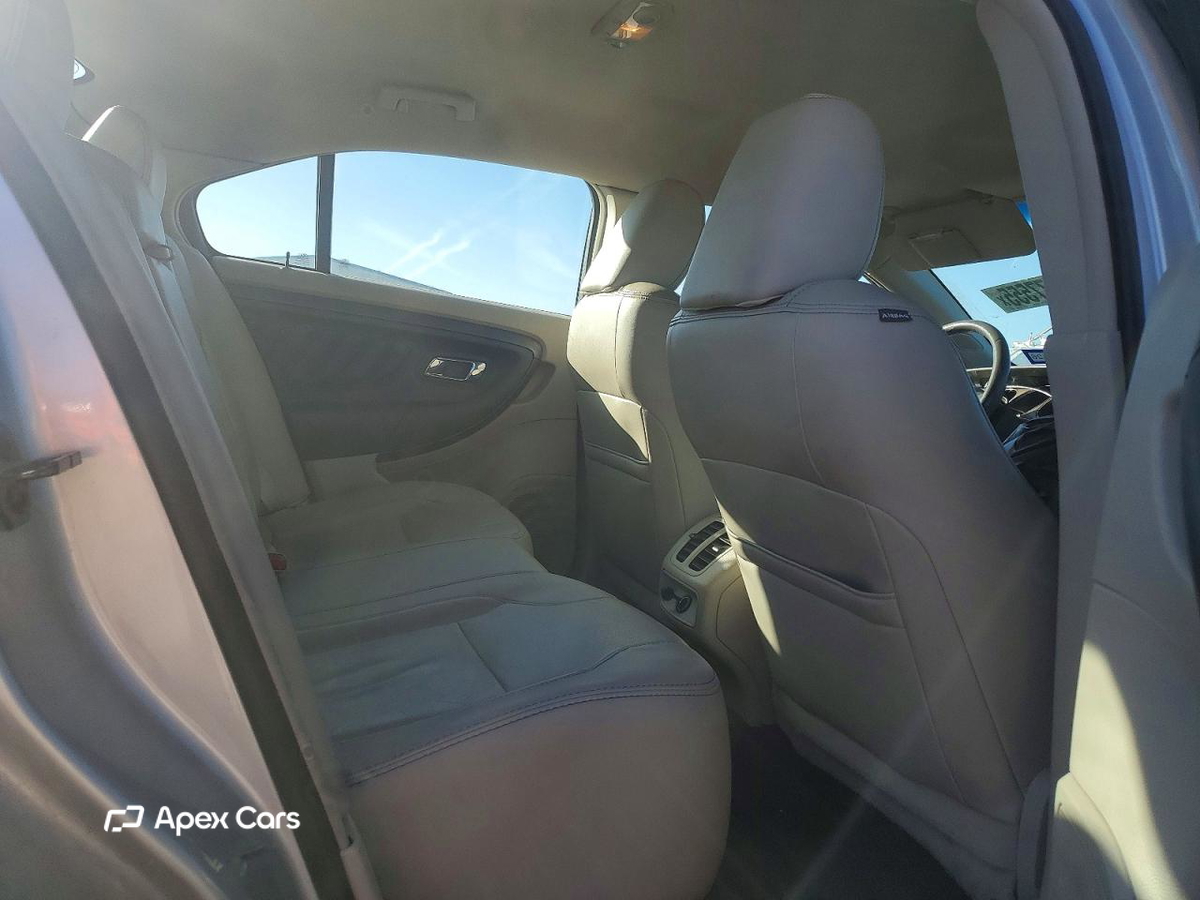 Ford Taurus 2011