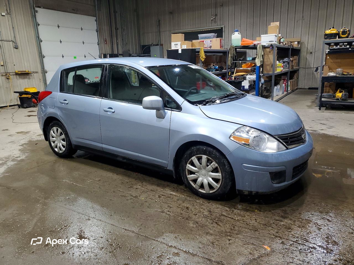Nissan Versa 2011