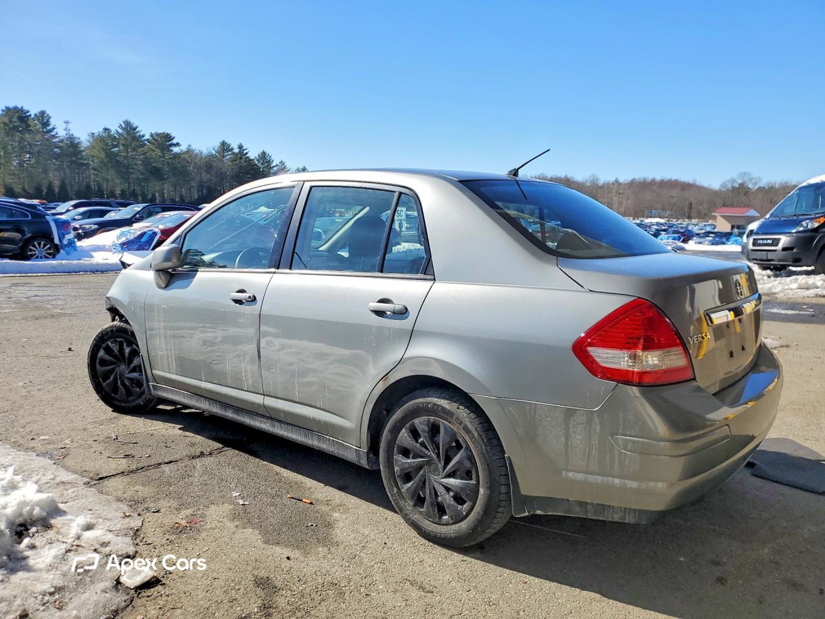 Nissan Versa 2011