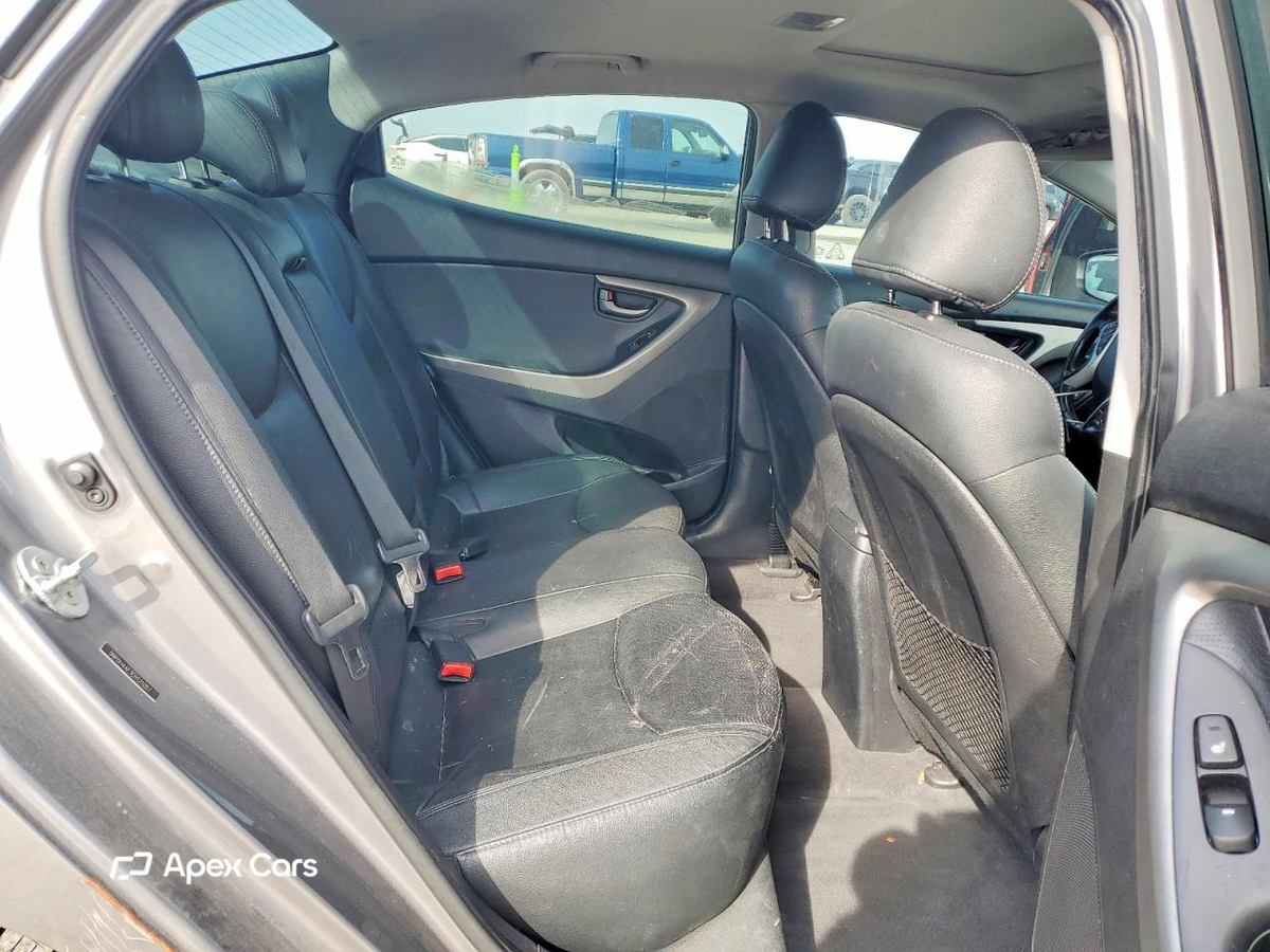 Hyundai Elantra 2012