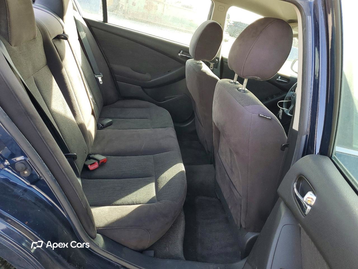 Nissan Altima 2011