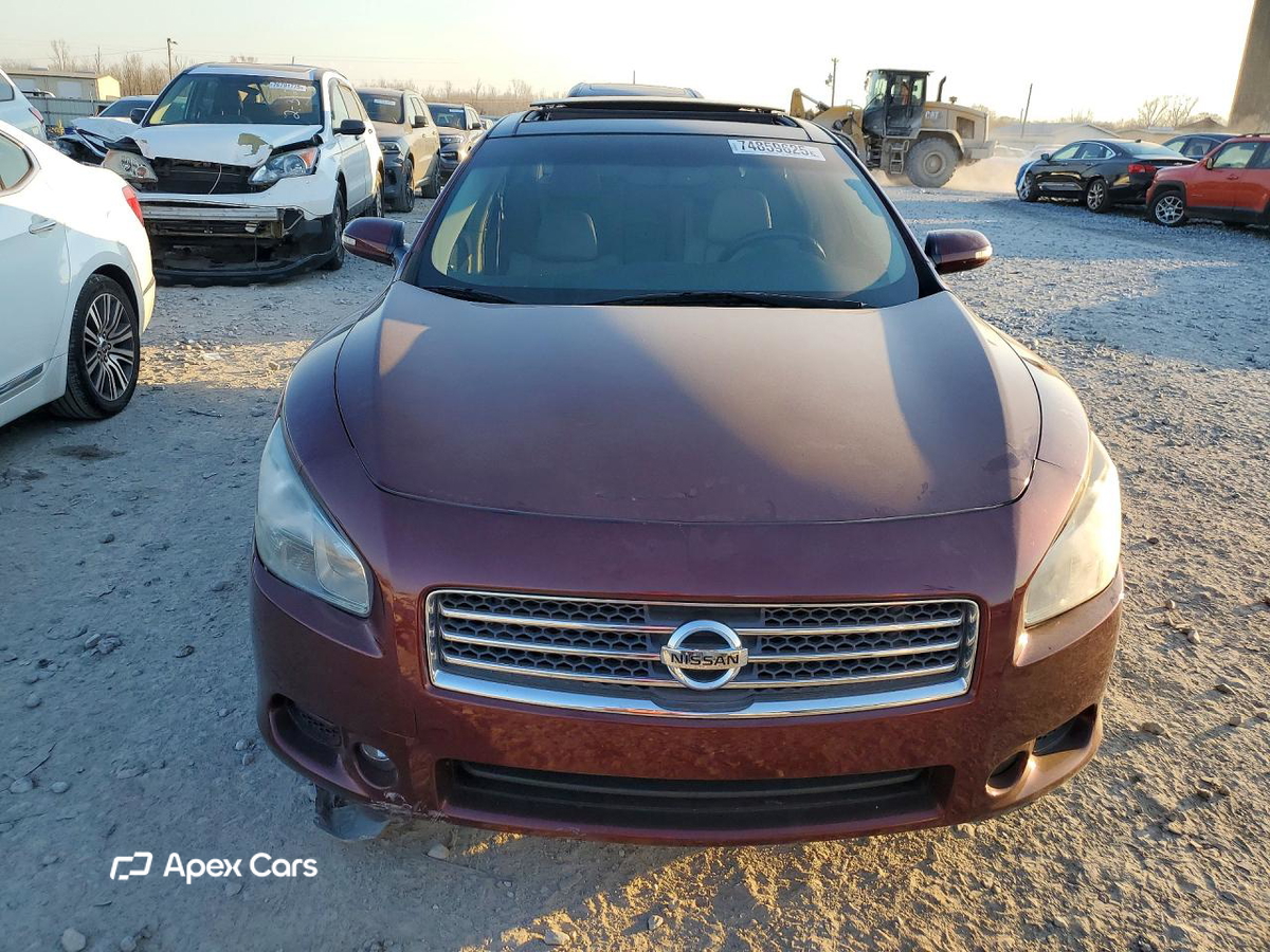 Nissan Maxima 2010