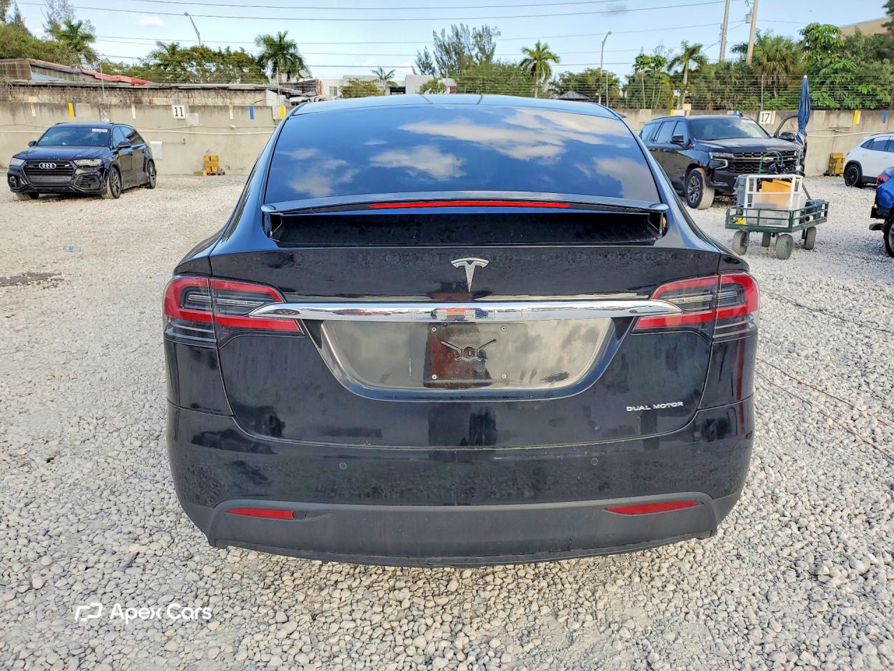 Tesla Model X 2019