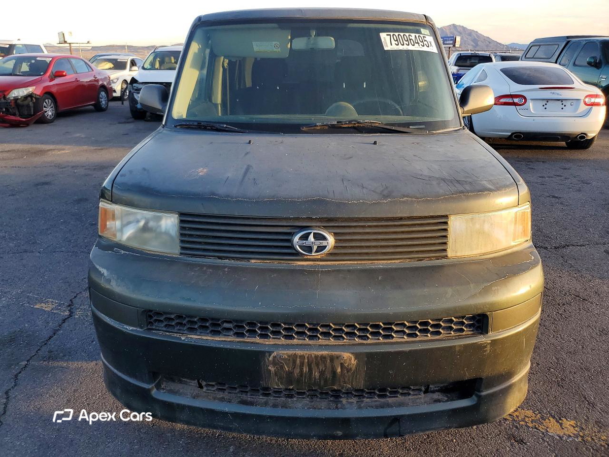 Scion xB 2005