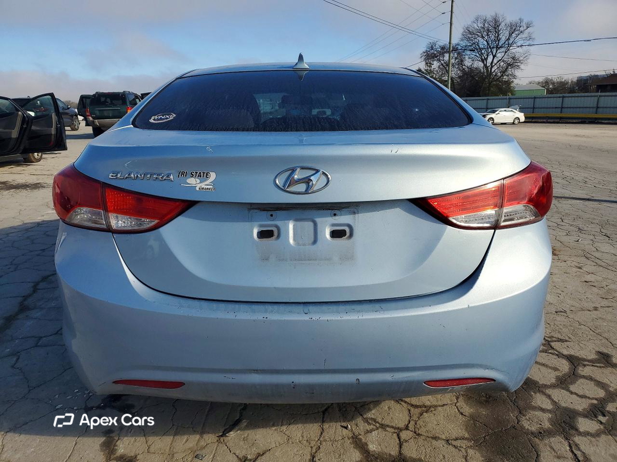 Hyundai Elantra 2012