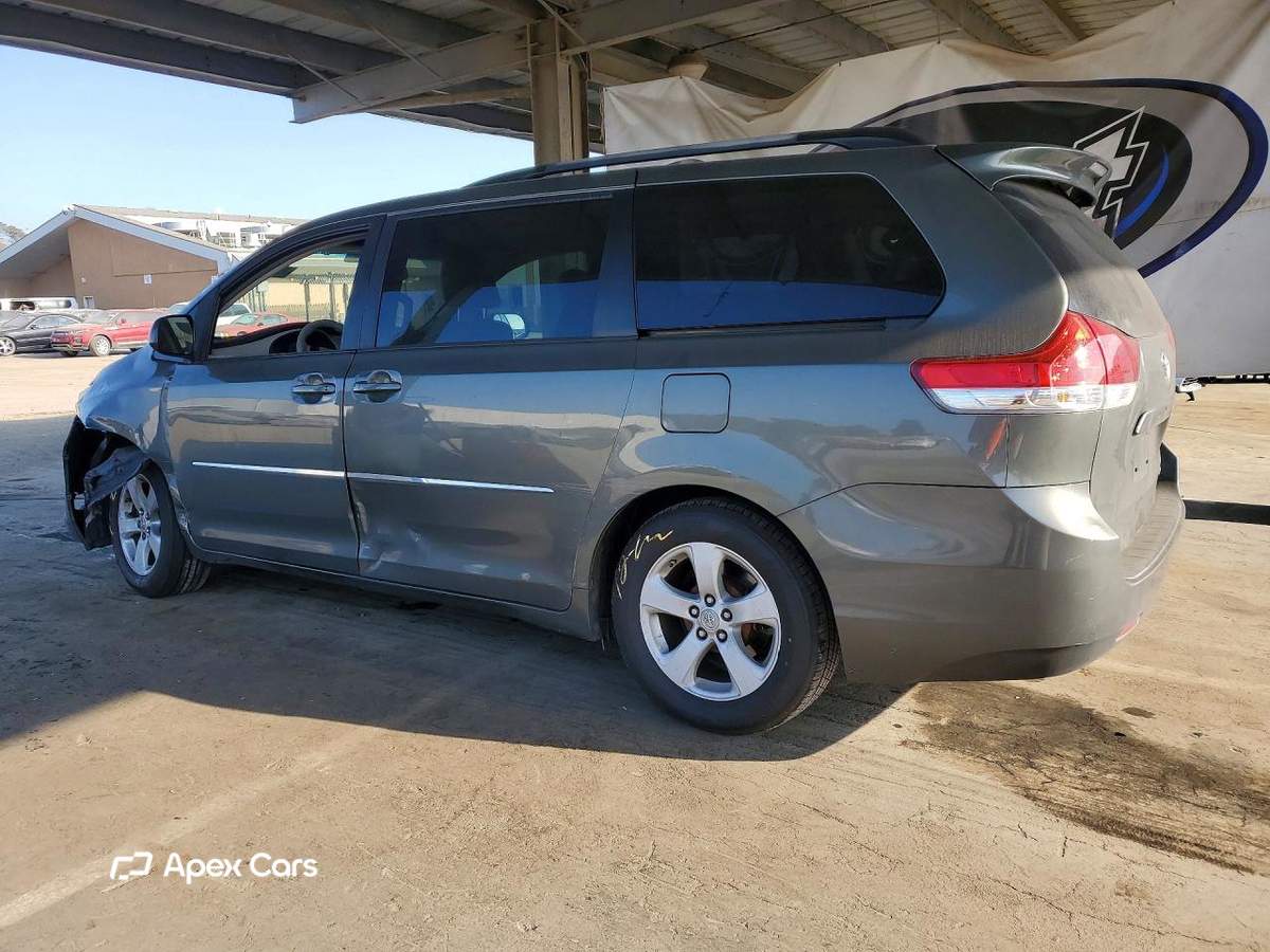 Toyota Sienna 2011