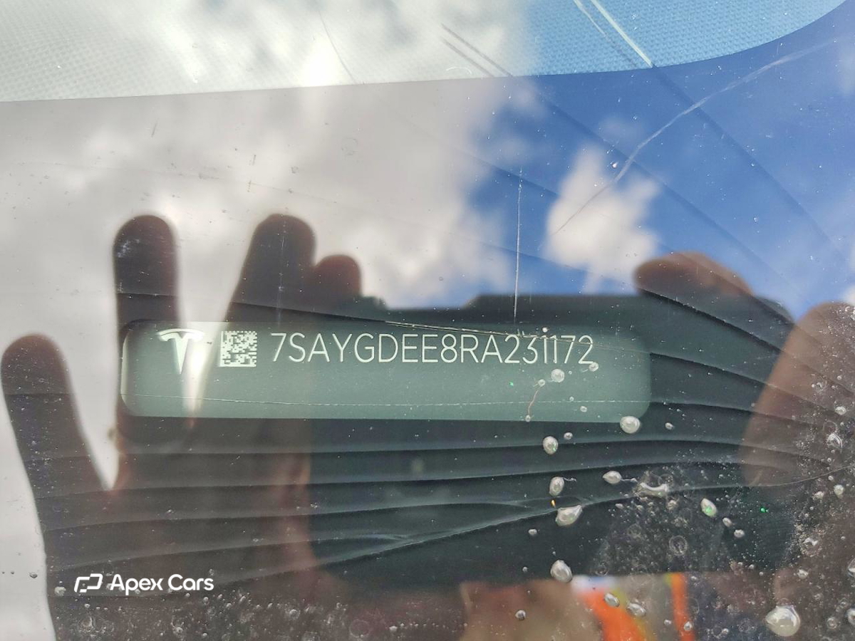 Tesla Model Y 2024