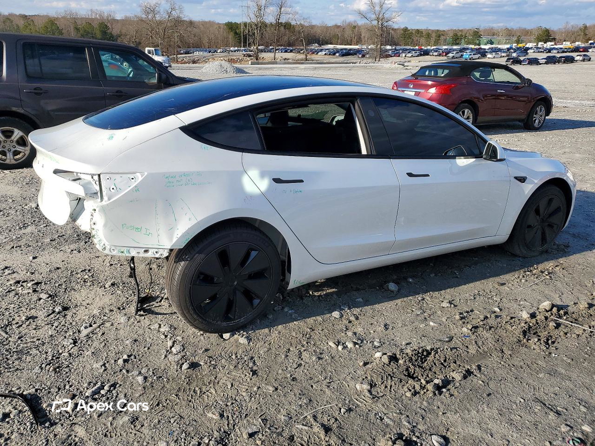 Tesla Model 3 2025