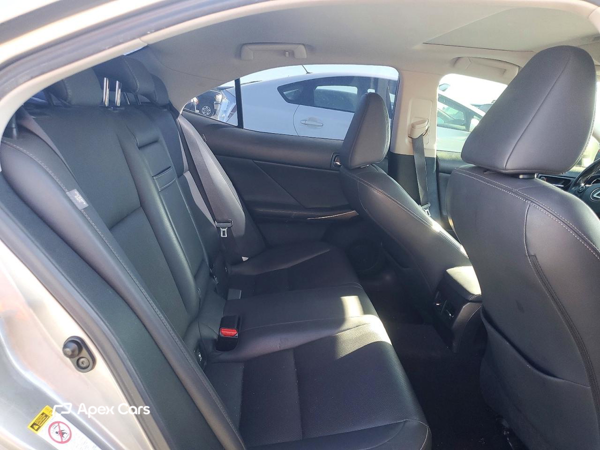 Lexus IS 2016