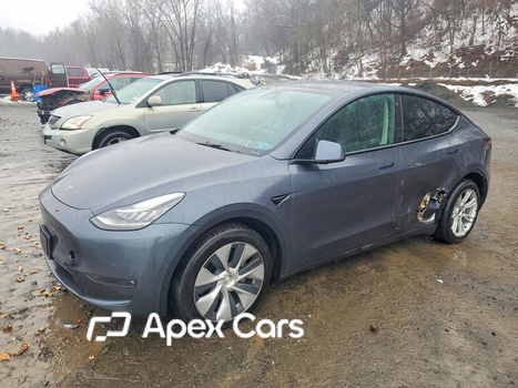Tesla Model Y 2022 - Image 1 of 5