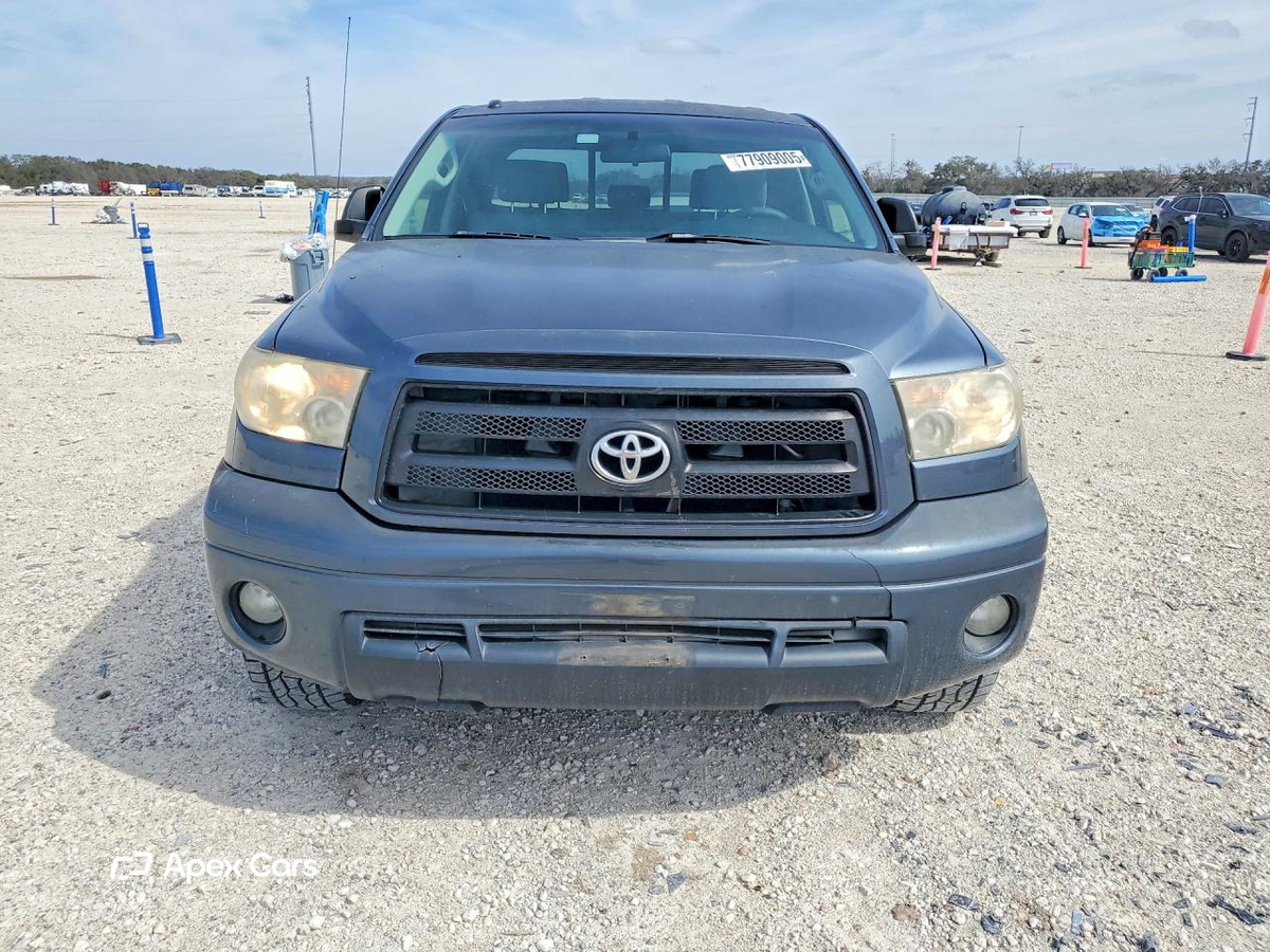 Toyota Tundra 2010