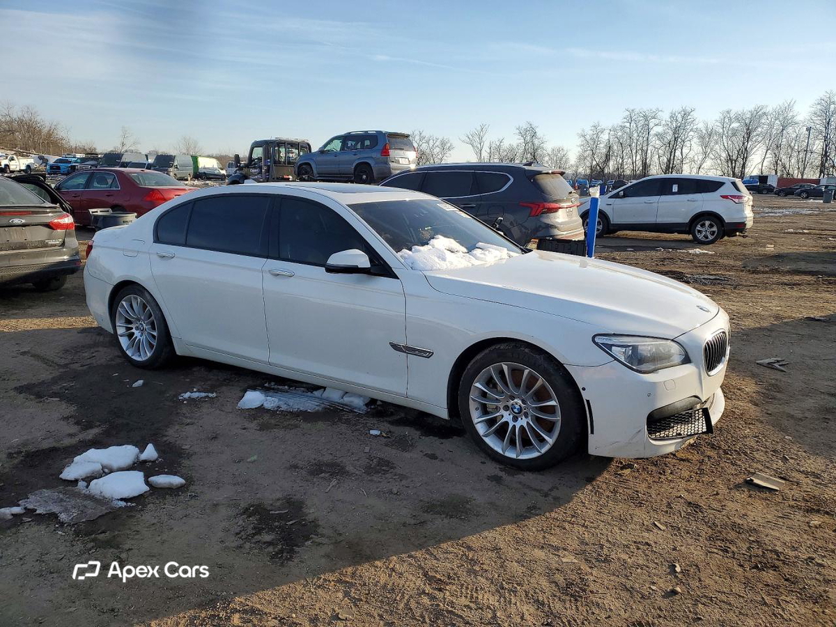 BMW Series 7 2015