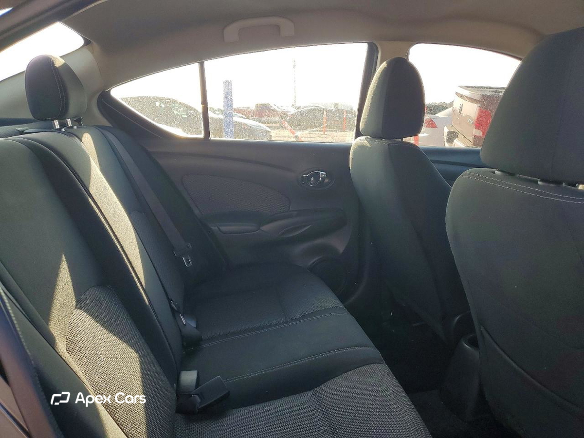 Nissan Versa 2016