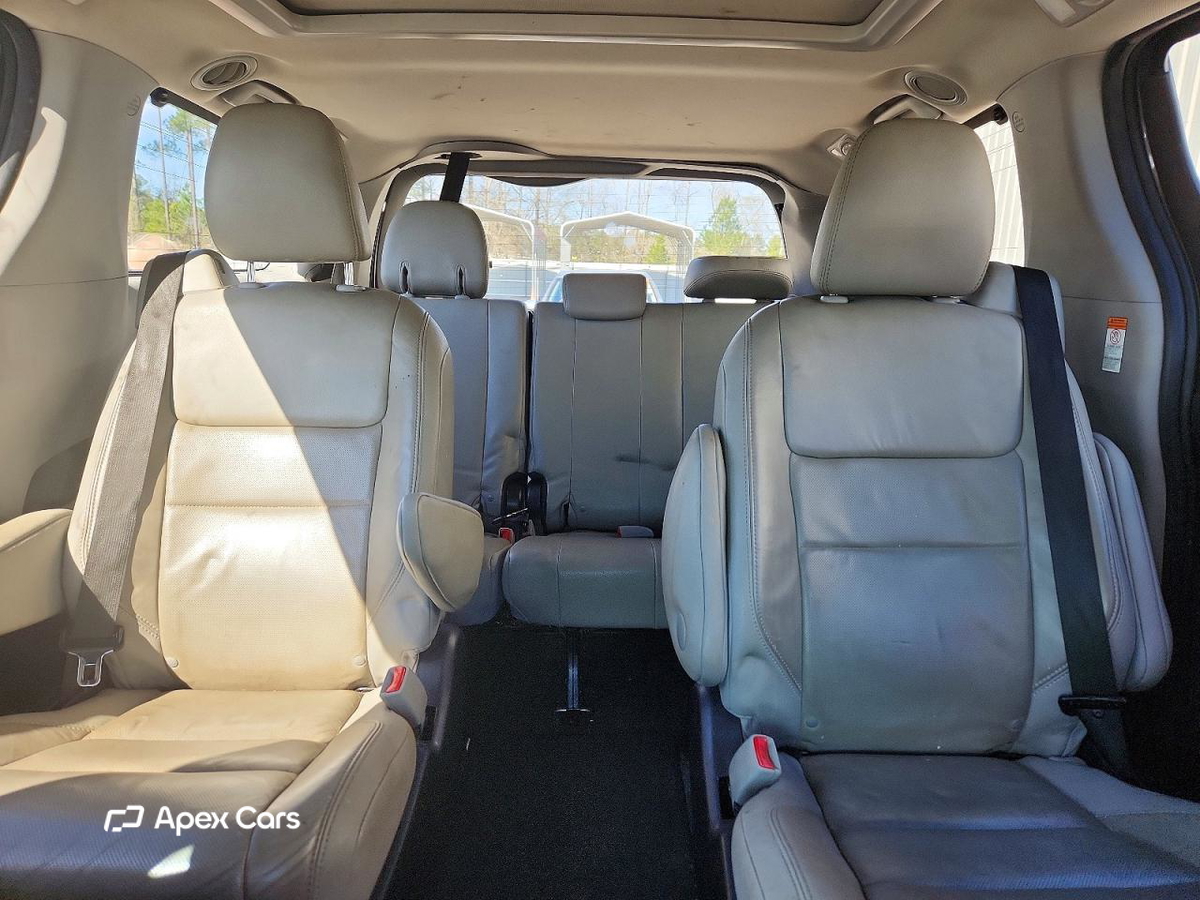 Toyota Sienna 2015