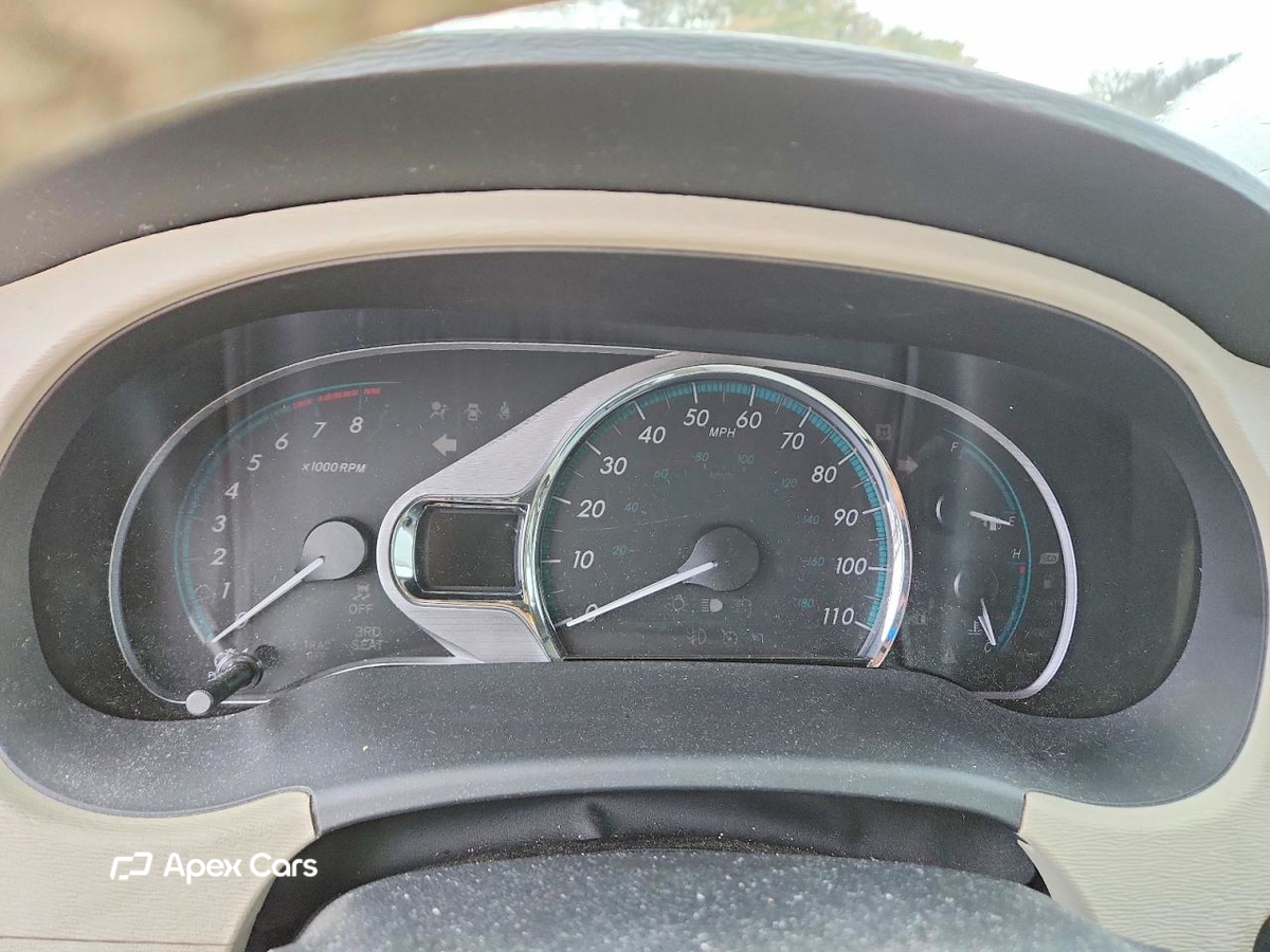 Toyota Sienna 2011