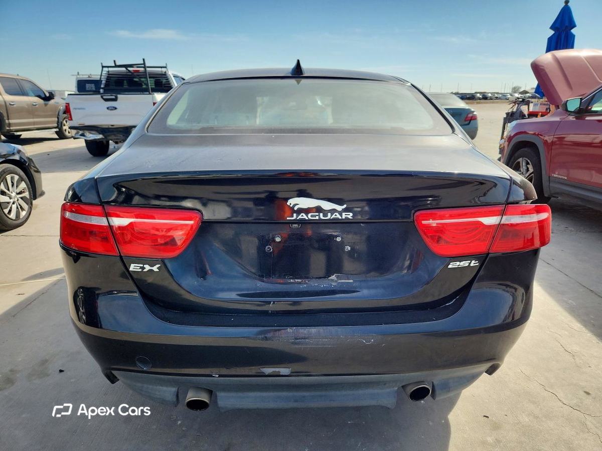 Jaguar XE 2018