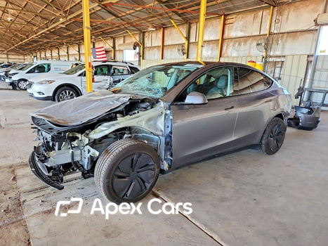 Tesla Model Y 2026 - Image 1 of 13