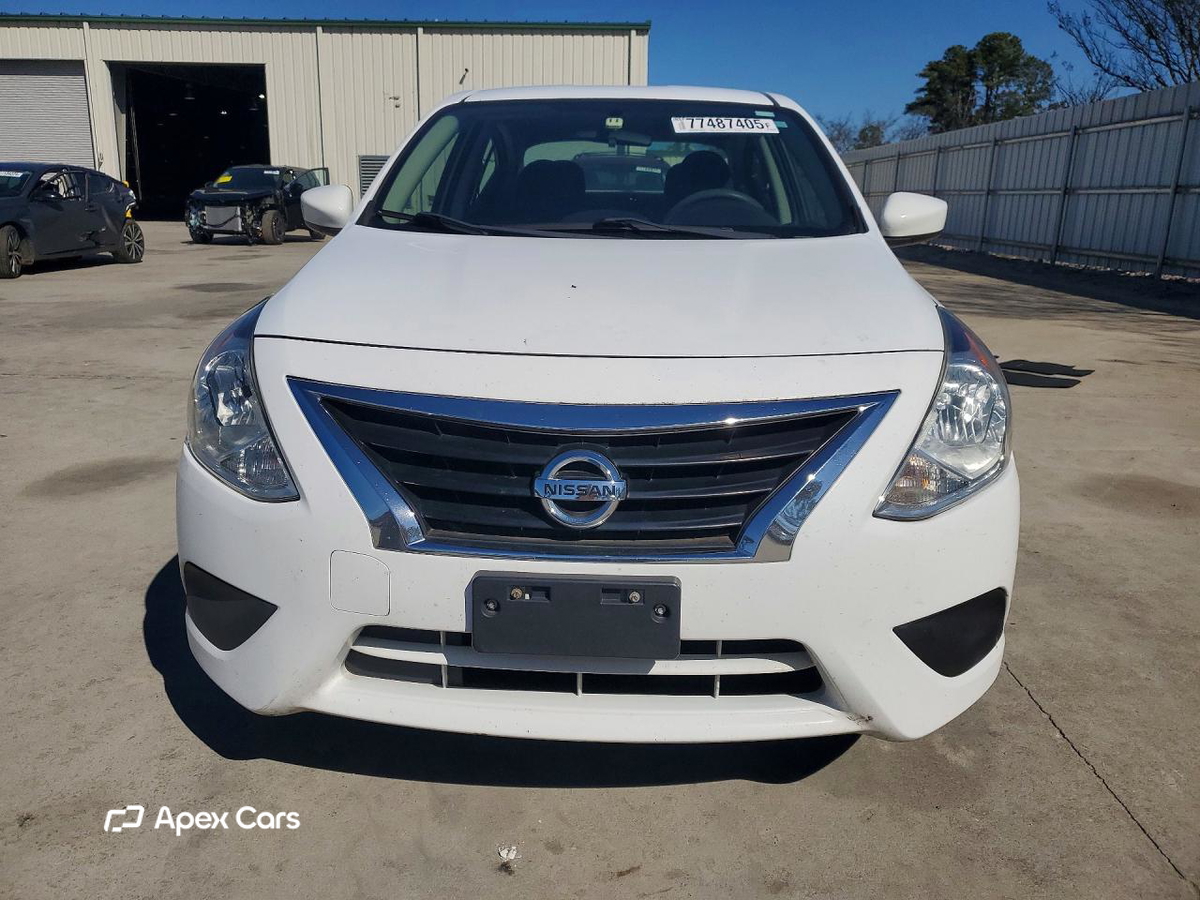 Nissan Versa 2018