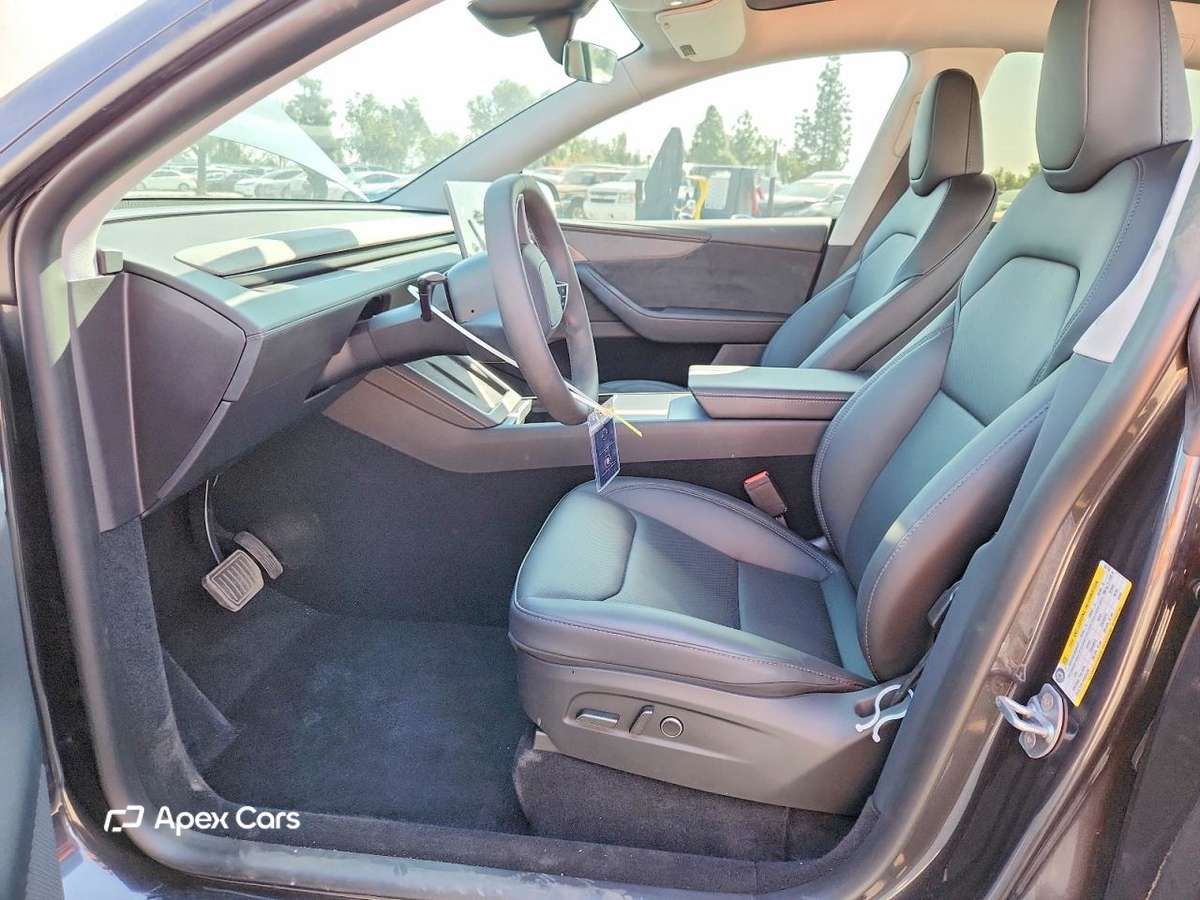 Tesla Model Y 2026
