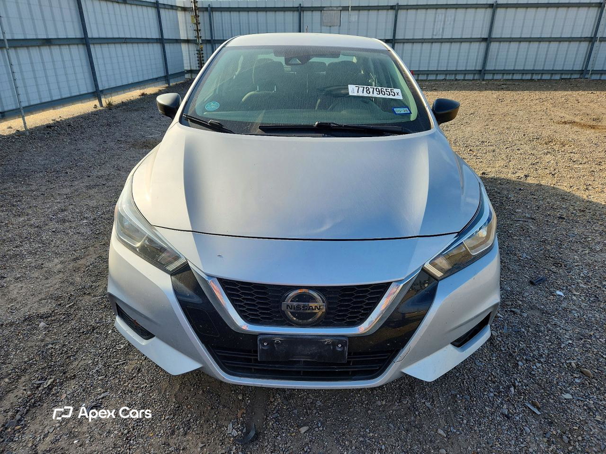 Nissan Versa 2021