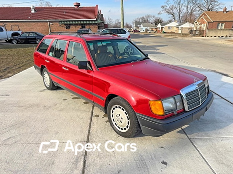 Mercedes-Benz  1987 - Image 1 of 10