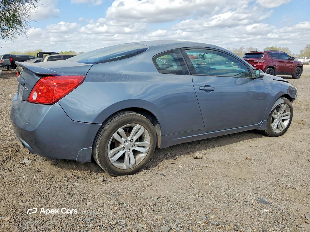 Nissan Altima 2010